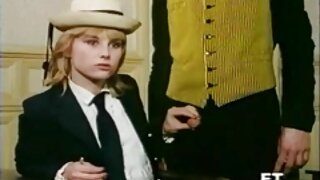 چھوٹی چھاتی کے ساتھ  ...