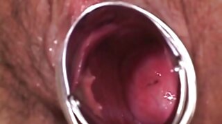 بے تاب اور نشے میں د ...