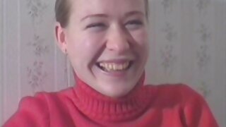 بے شرم brunette MILF ...