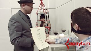 سنہرے بالوں والی ویش ...